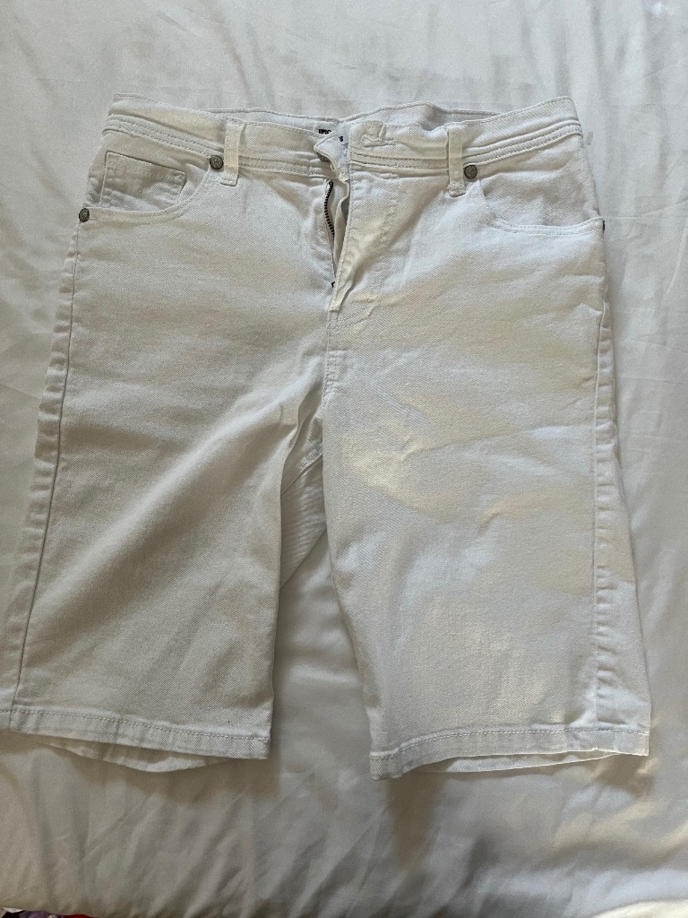 White jean shorts knee size large stretchy